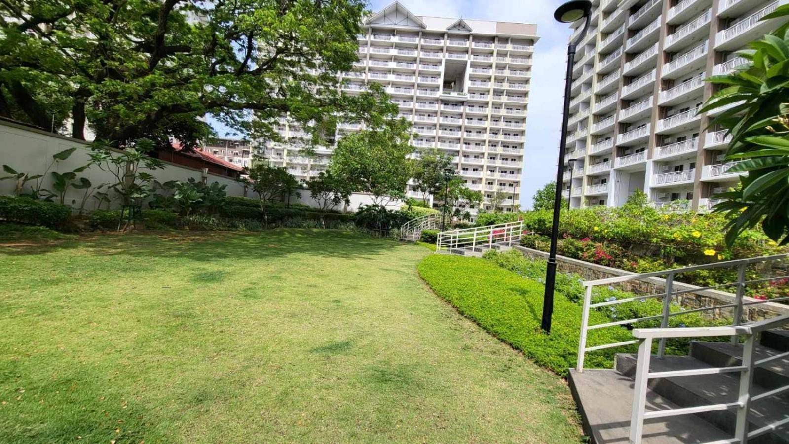 The Atherton- Spacious Modern Condo Unit In Paranaque Near The Airport, Makati, Bgc And Highways Paranaque City Exterior foto